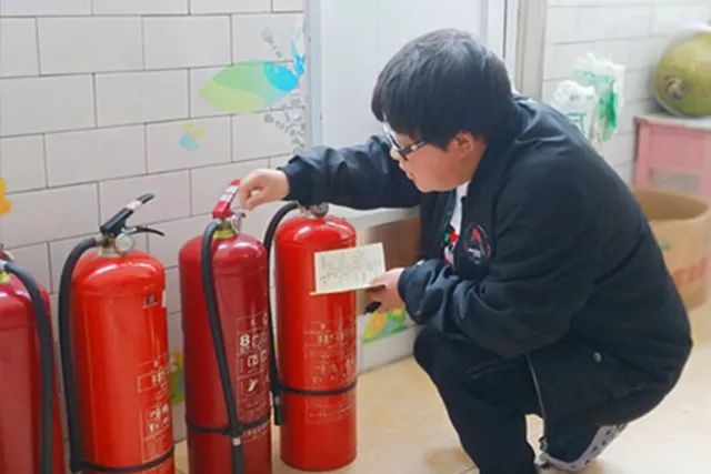 火灾的分类及灭火器的使用方法,火灾逃生小常识及灭火器使用方法