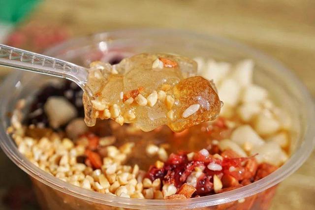 成都必吃的十道美食介绍,来成都一定要吃的10大美食小吃