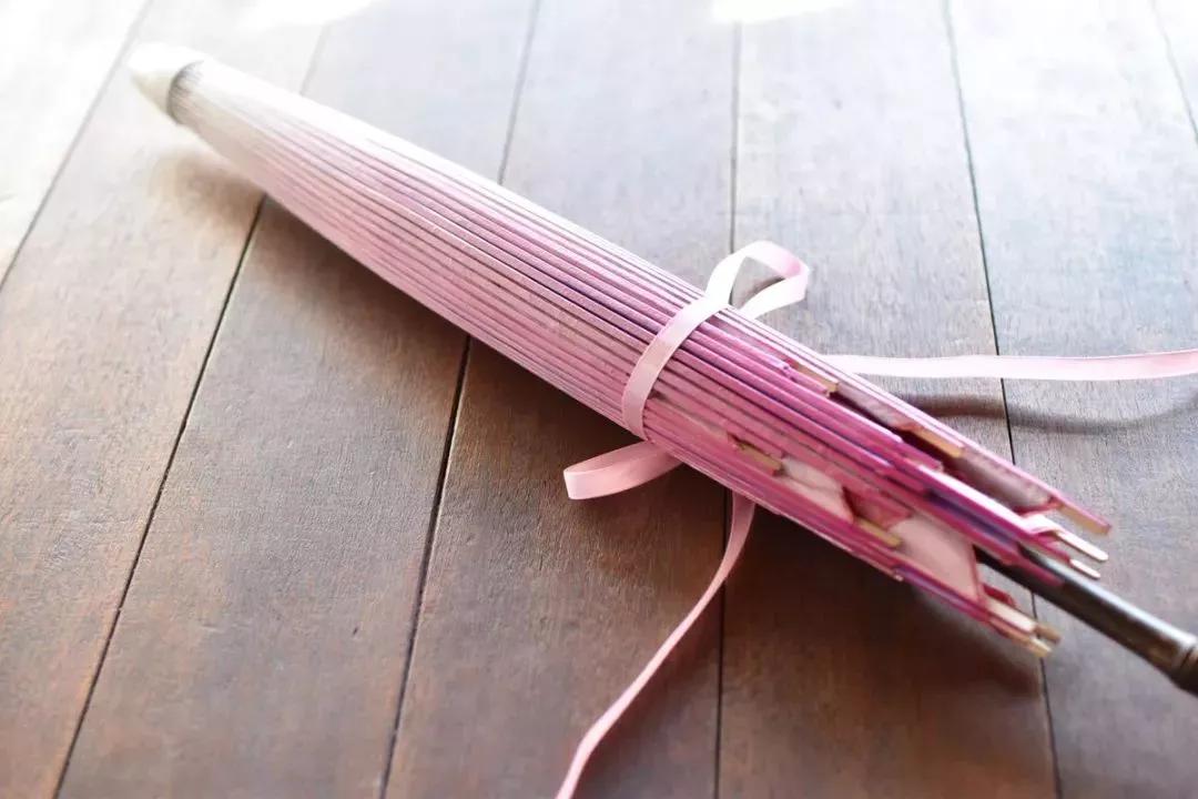 为英伦女神而生，20万日元一把的“樱和伞”，发售一小时就被抢光