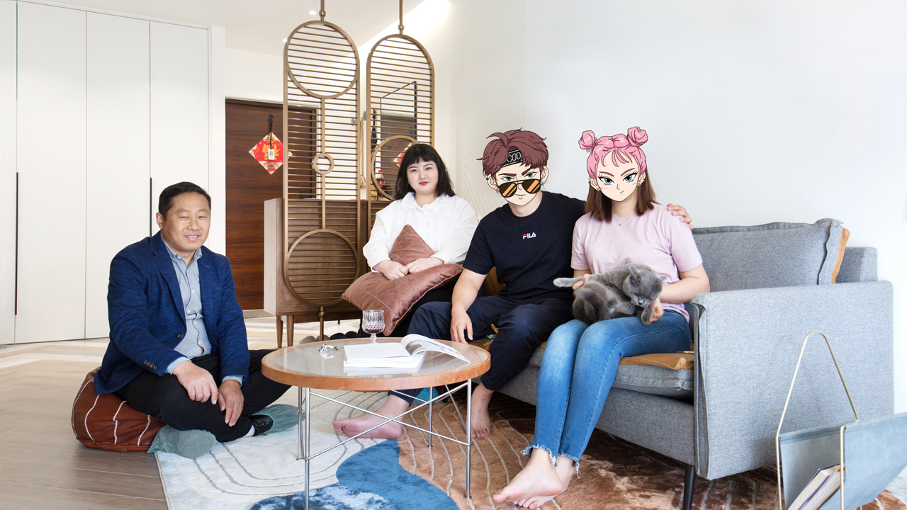 这家的电视柜既能收纳,也是喵星人乐园