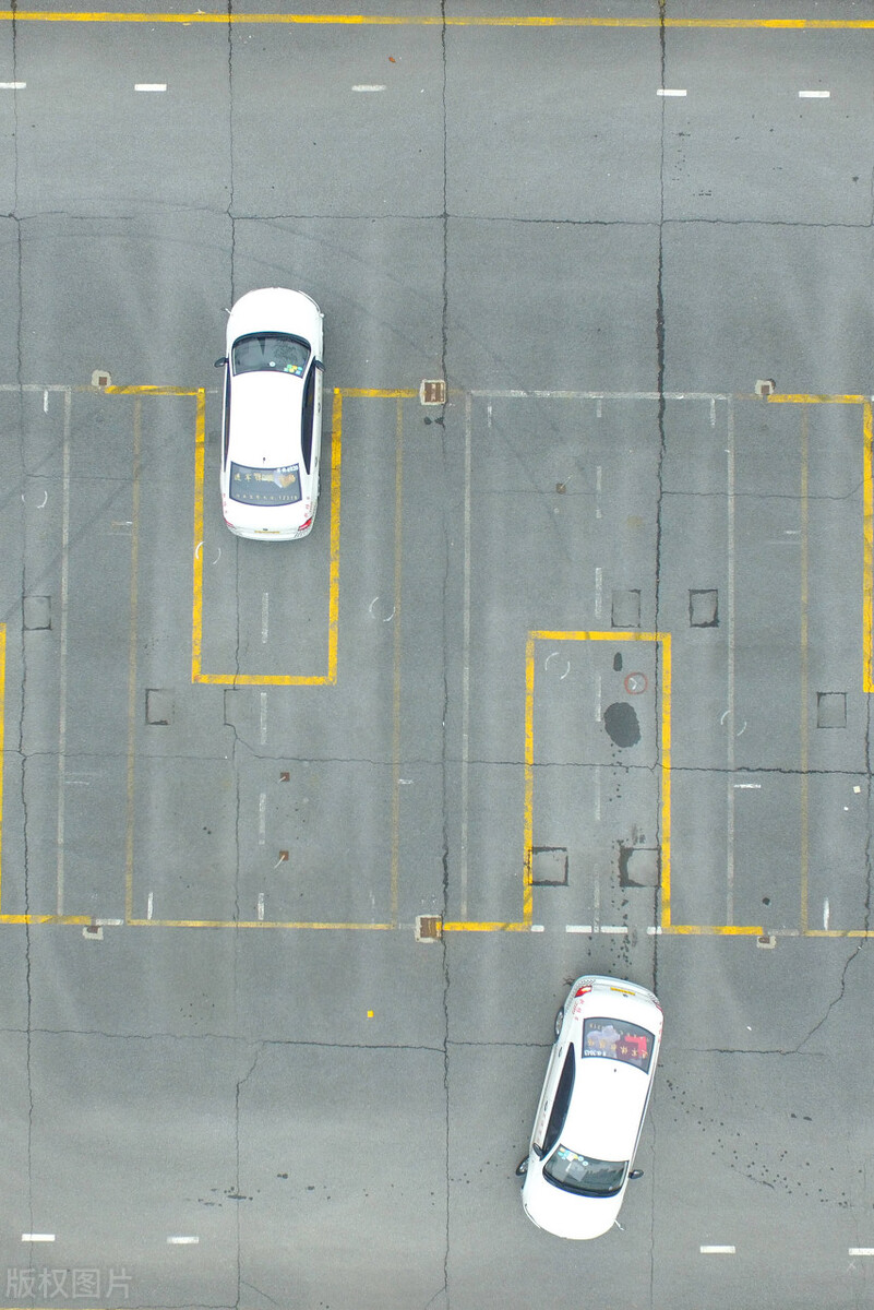 科目二倒车入库出库时车身停不正,倒车入库一把入库考试全过程讲解