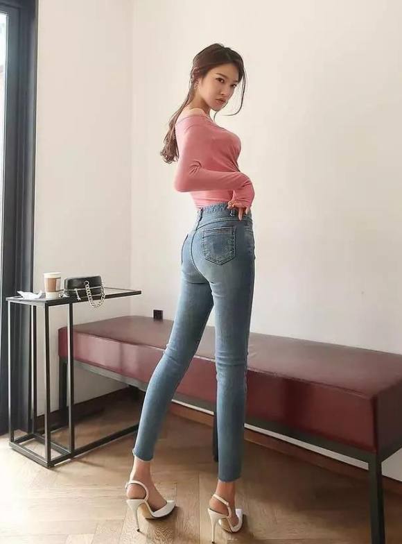 抖音上牛仔裤属于服饰哪个类目,抖音上面的牛仔裤是真的吗