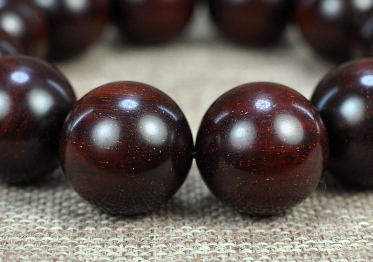 小叶紫檀手串108颗怎么鉴别真伪,怎样鉴别小叶紫檀真伪