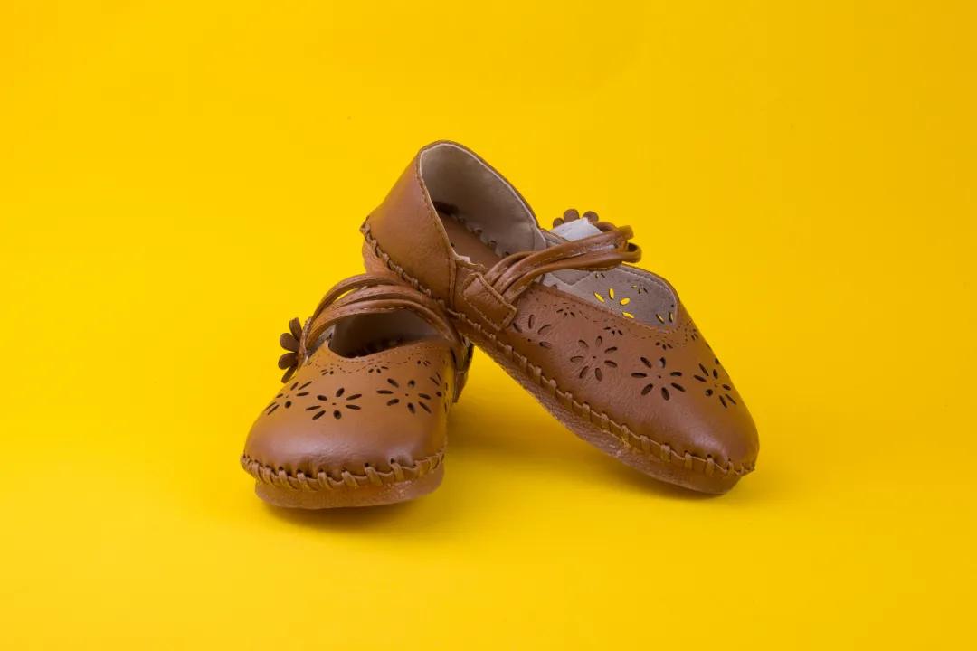 这种鞋别再给孩子穿了,这种鞋千万别给孩子穿