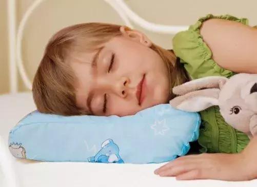 “减负”太遥远,现在我只想保住孩子的颈椎