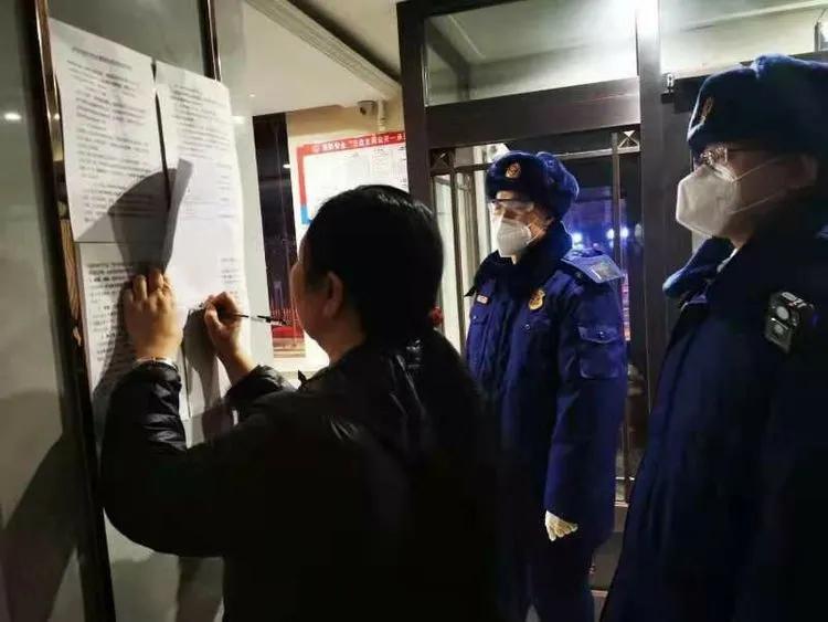 抗疫路上的火焰蓝图片,火焰蓝战疫情