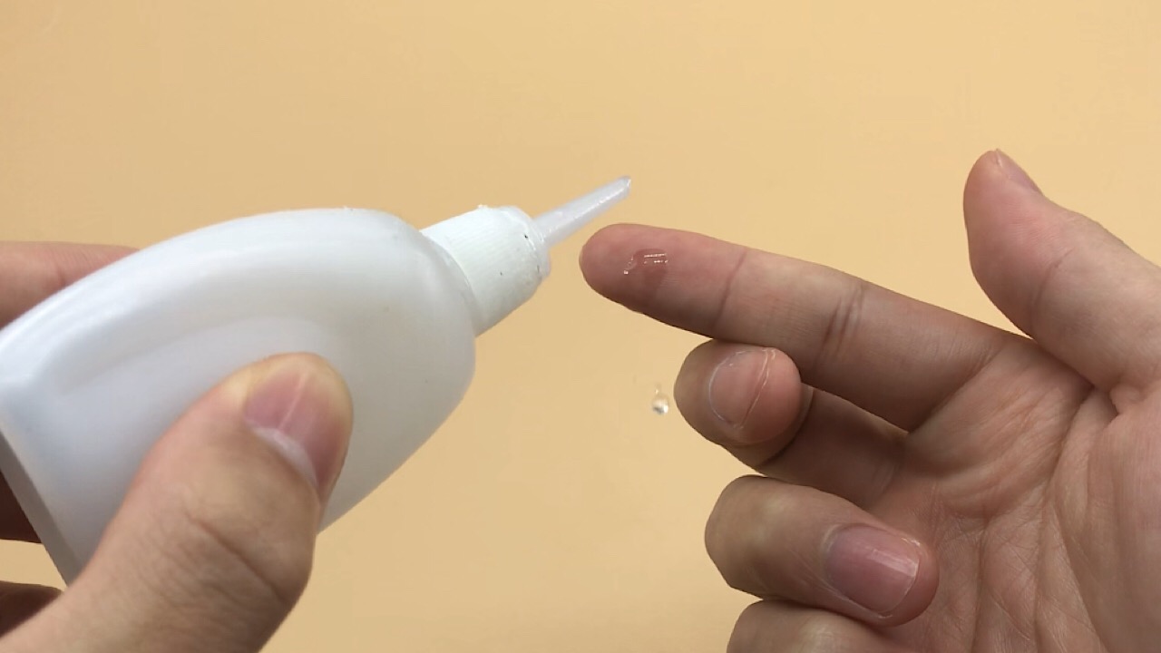 手指粘了502很久都好不了怎么办,502把手指和木棍粘在一起怎么办