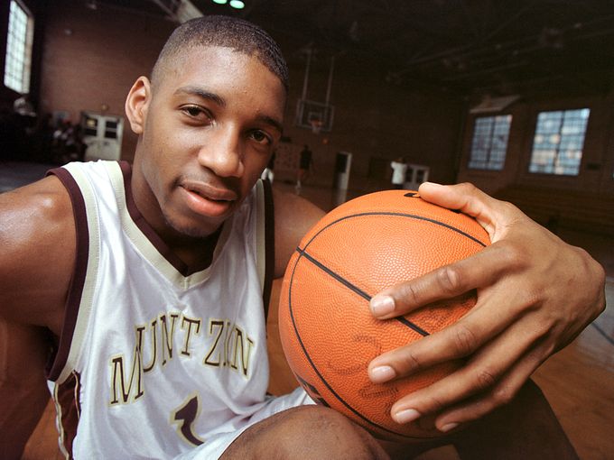 麦克格雷迪35秒13分全场完整版,麦克格雷迪单手持球照片