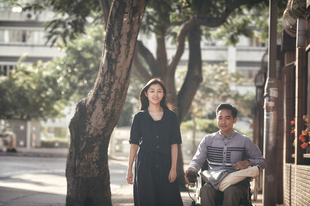 今年最励志的港片，世界排名第8的攀岩选手，却遭遇车祸下身瘫痪