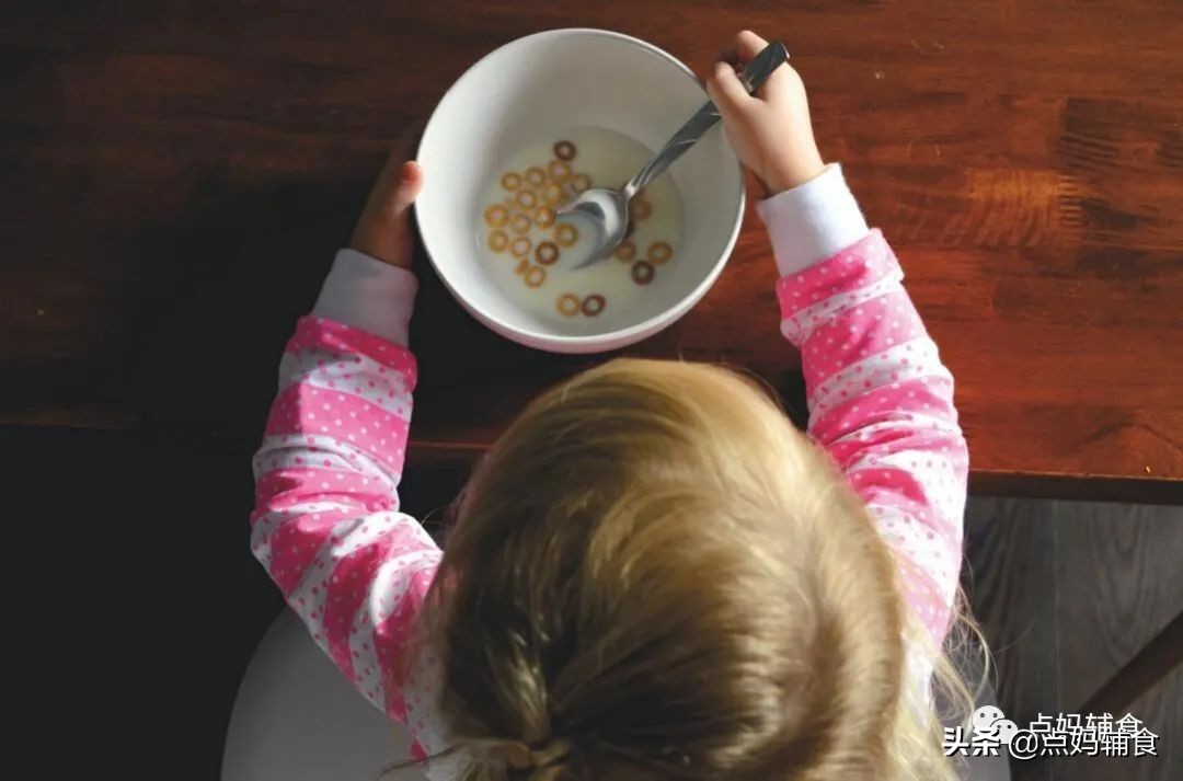 宝宝不爱吃辅食解决方法,宝宝不爱吃辅食该怎么引导