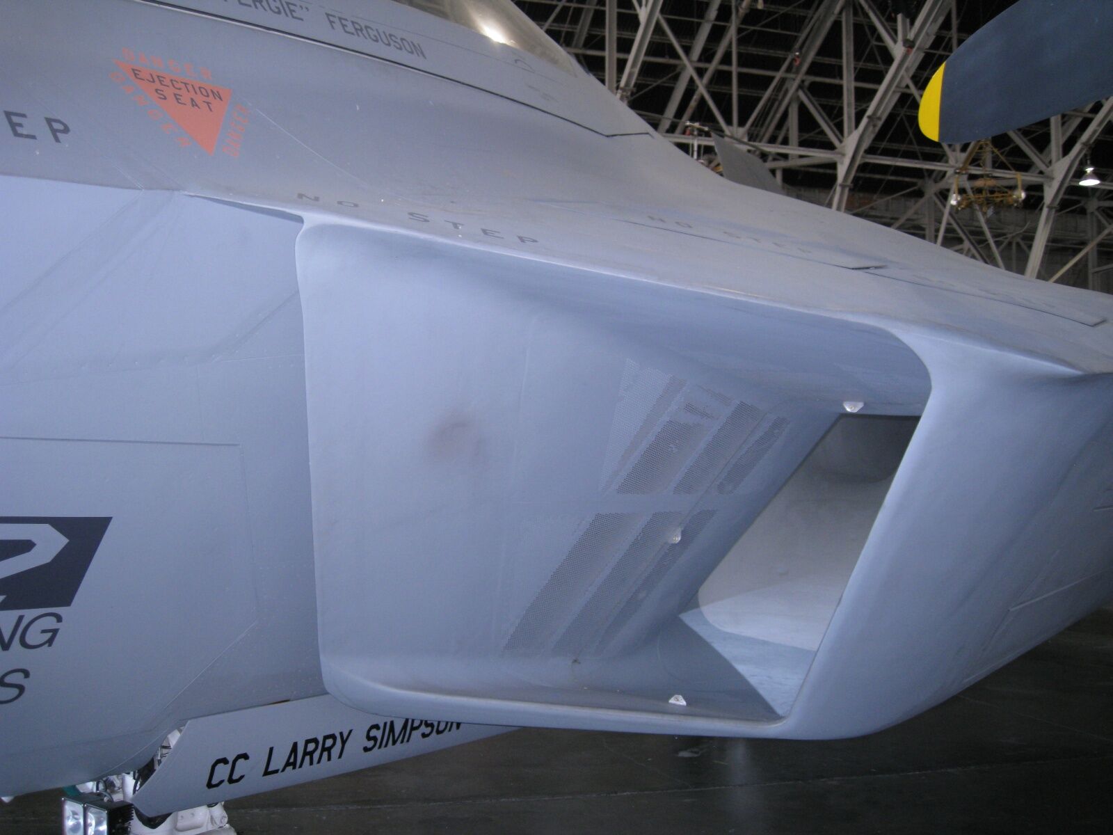 机身“堆满褶子”,飞机上了年纪皮肤也不再紧致?