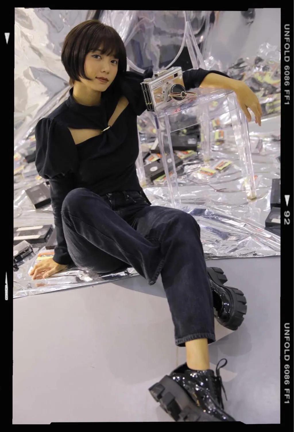 实用又时髦的基础款穿搭,一周穿搭简单好看