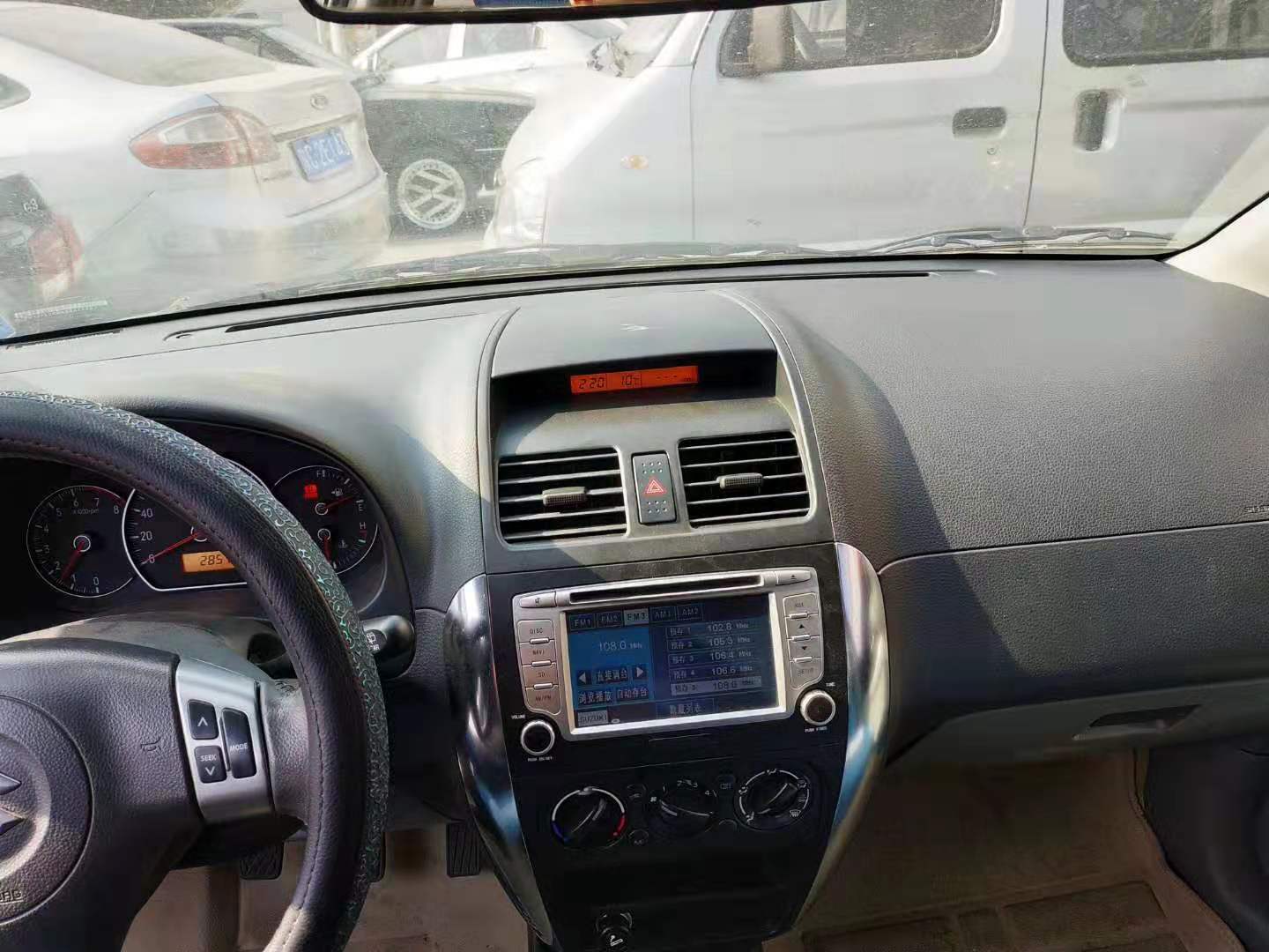 2万天语sx4二手车,2万左右18款铃木天语sx4白色二手