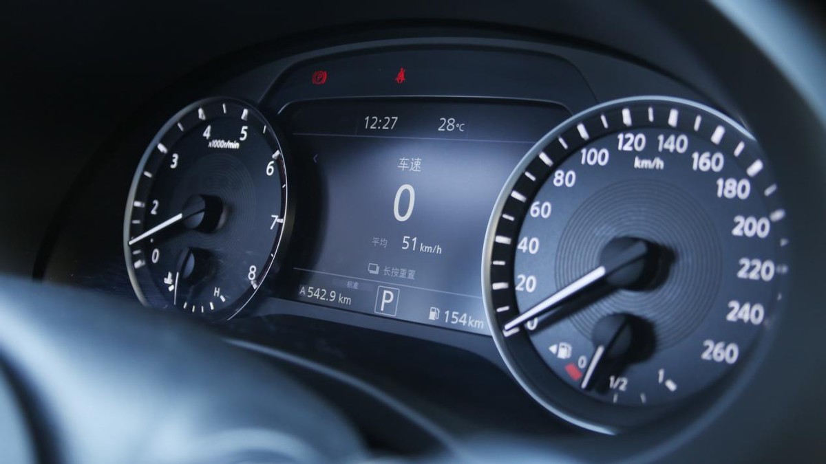 细节全面解析汽车,英菲尼迪qx50悦享版自驾