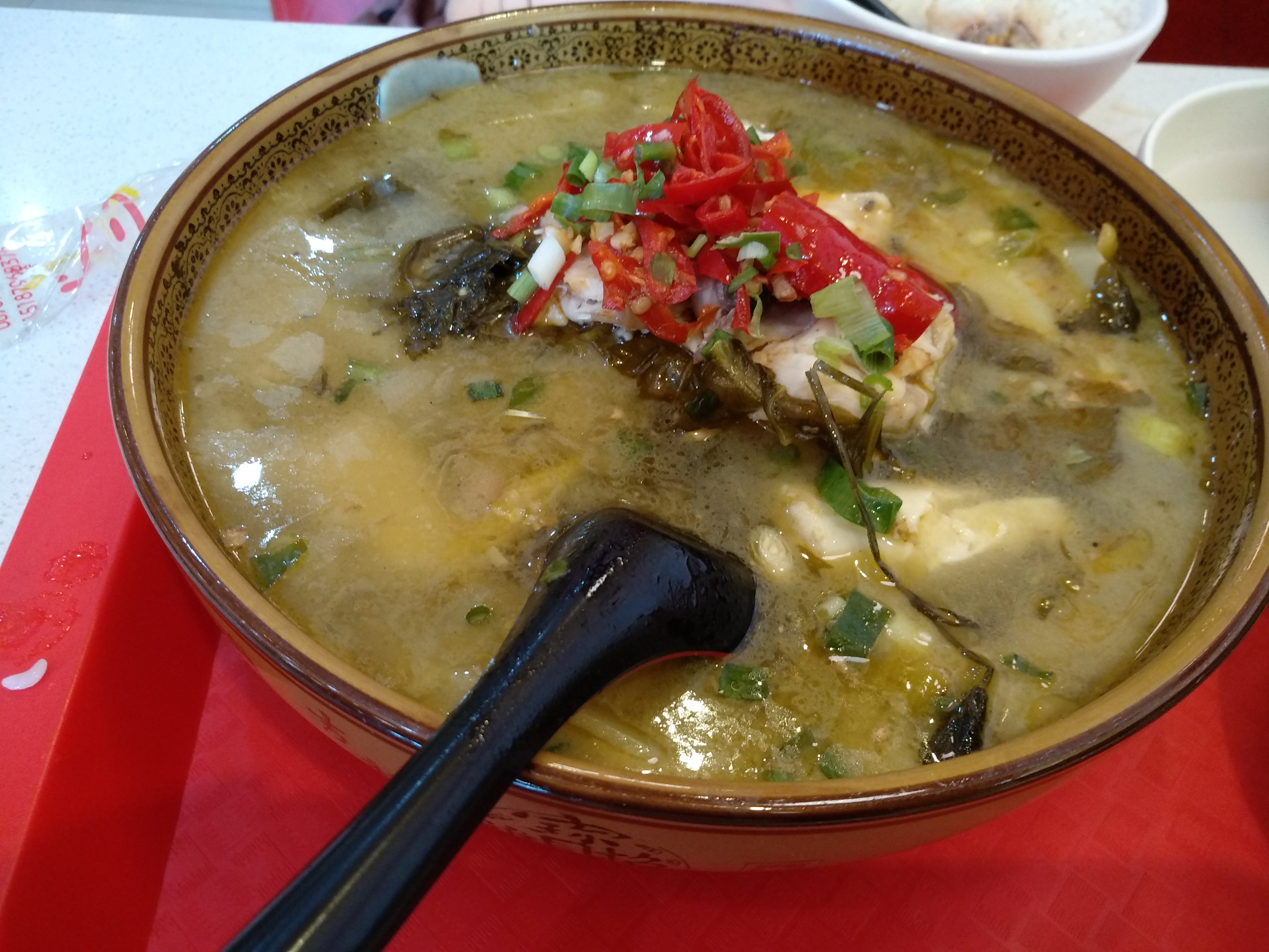 禄丰日记:中午不想做饭,花43元在愉筷吃了一餐