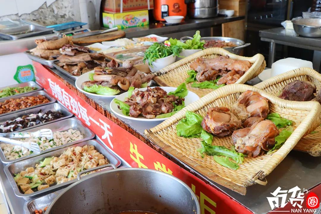 南阳老字号牛肉汤秘制烩面店,南阳第一家牛肉汤烩面