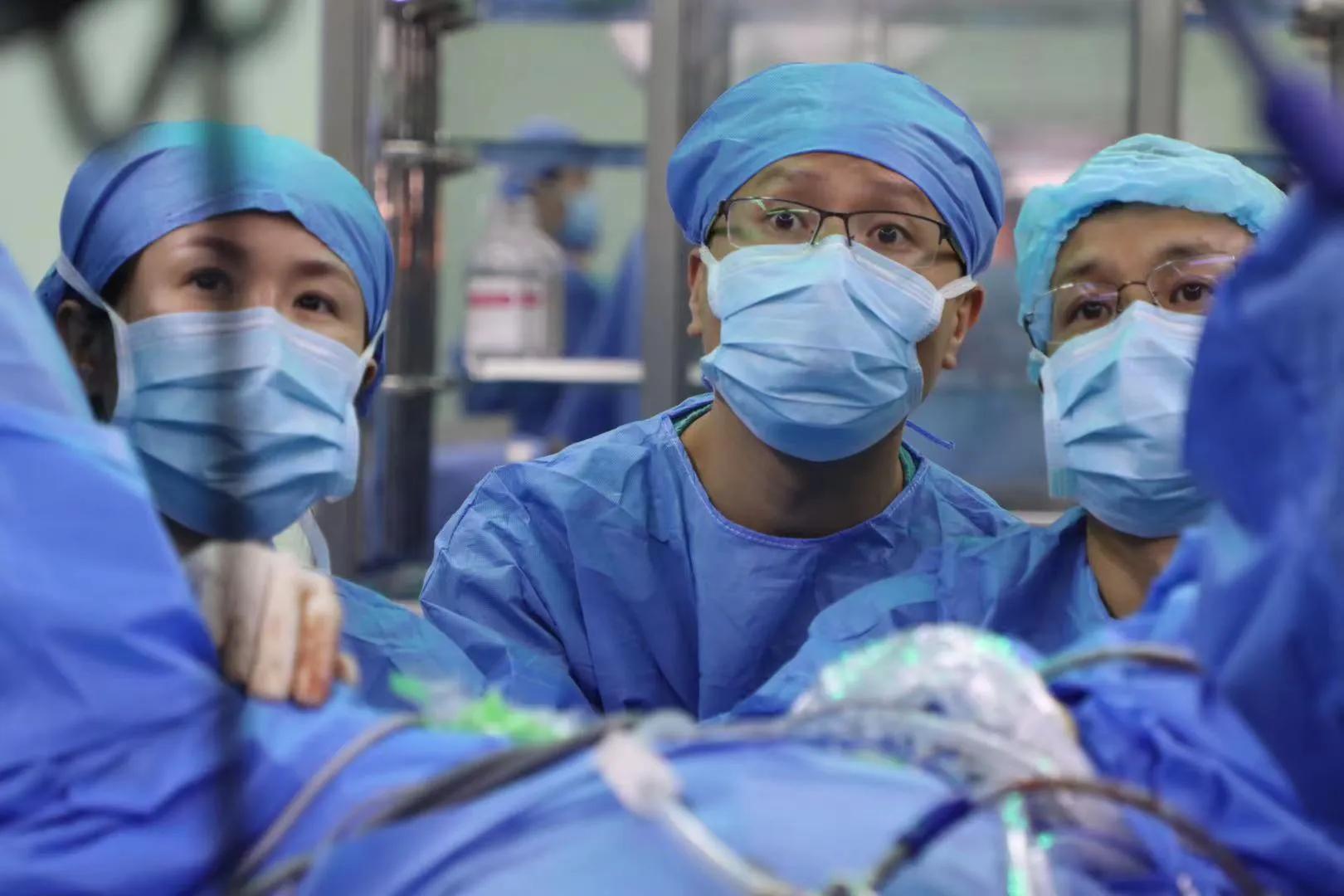 四川首例！成妇儿妇科微创手术再突破