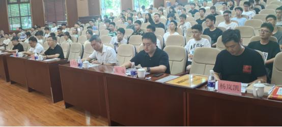 重庆十八中被授予中国民用航空飞行学院“优秀生源基地校”荣誉