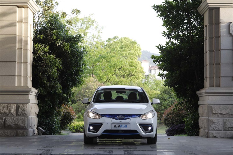 续航耐久400km试驾JAC江淮iEVA50