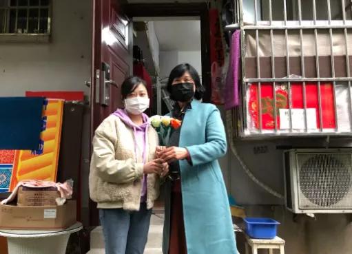 奋战在抗疫一线巾帼英雄们,坚守在疫情防控一线的勇士们