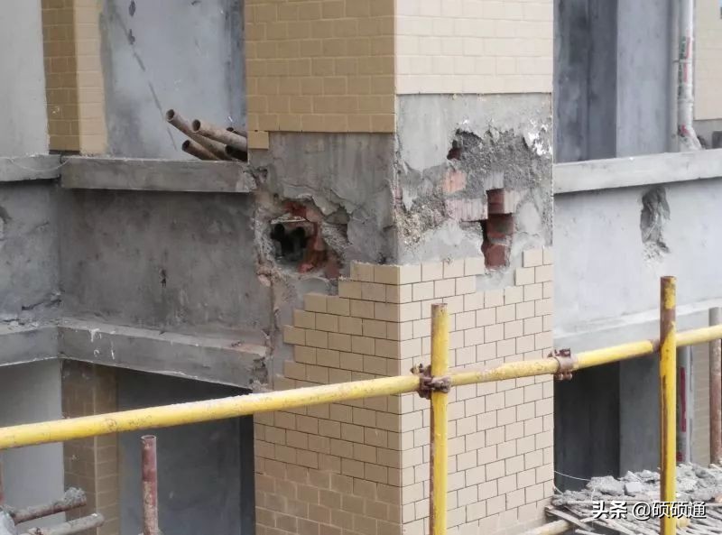 一种新型悬挑架的安装搭设装置,施工现场新型悬挑架