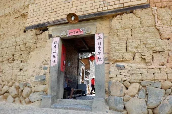 去漳州玩住厦门还是漳州,旅游去厦门还是去泉州