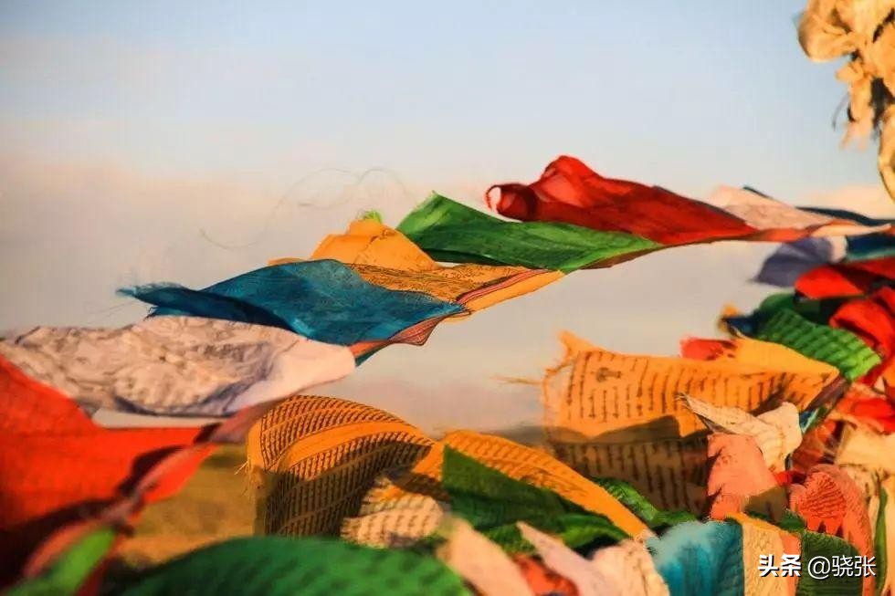 到西藏途中有哪些风景,去藏区的路上为什么都是经幡