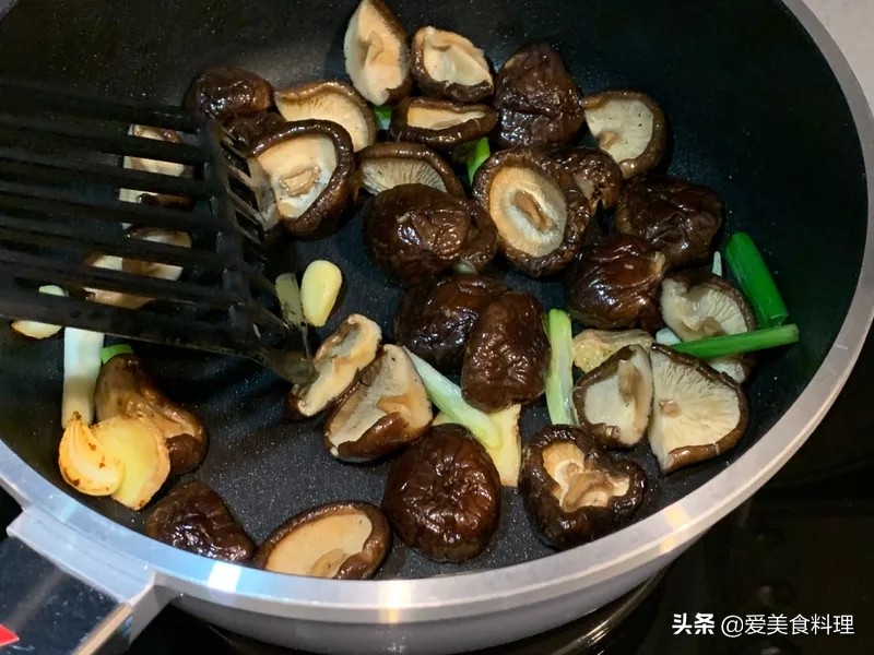 红烧香菇炒鸡图片,红烧香菇冬瓜鸡块