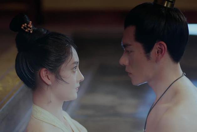 尺度惊人?现在的剧,为什么第一集,就要男女澡池子里“共浴”?