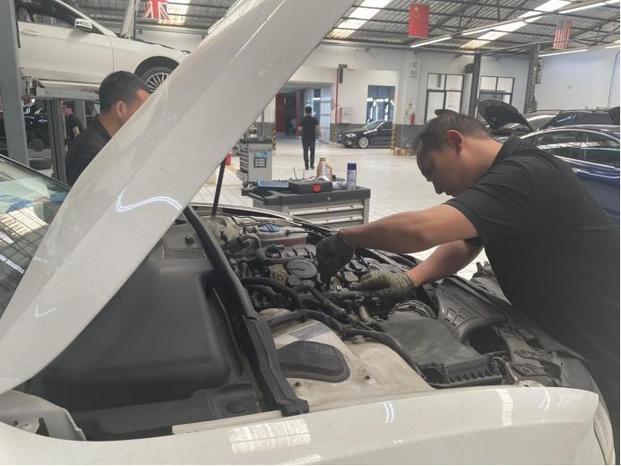 奔驰加注清洗液,奔驰提示加清洗剂