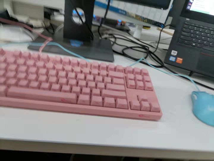 经常编程笔记本需要外接键盘,程序员为什么要外接显示器