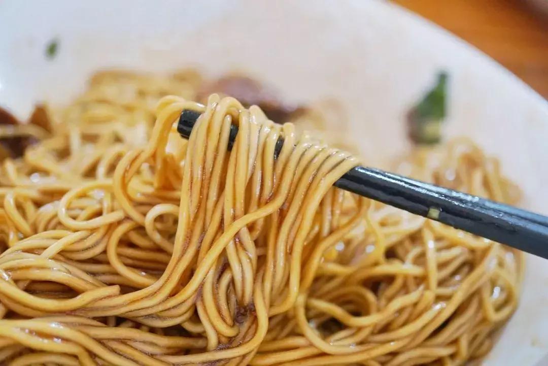 炕锅羊肉面最正宗做法,柴火灶大铁锅炖羊肉