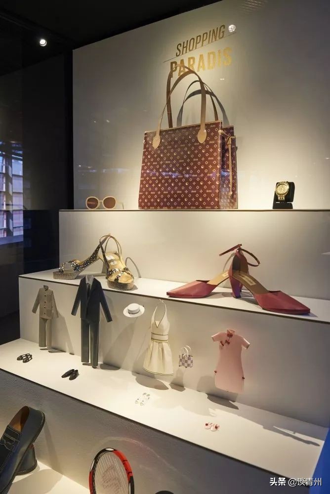 中国人烧给死人的纸扎，登上巴黎设计周，还被法国的博物馆收藏