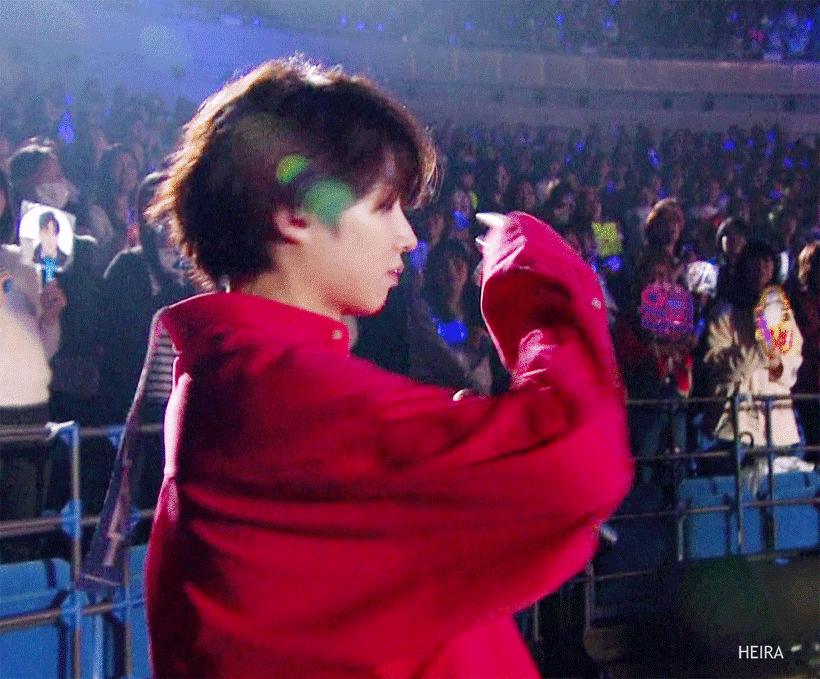 南韩神颜女爱豆李知恩,南韩男爱豆神颜用测谎仪