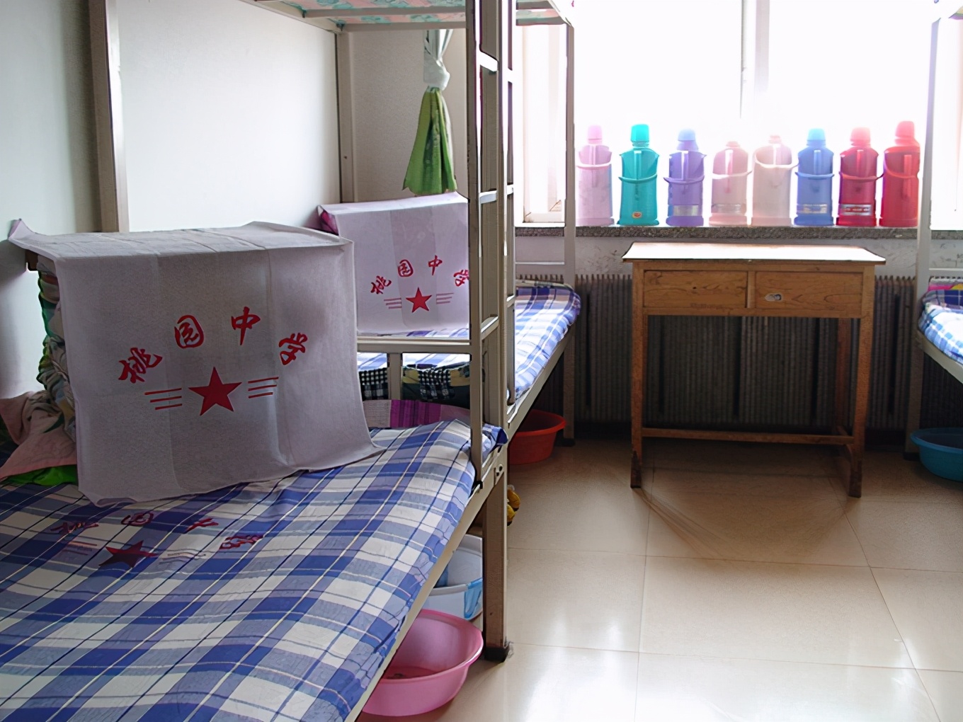 用爱托起明天的太阳—北票市桃园初级中学创建品牌学校纪实