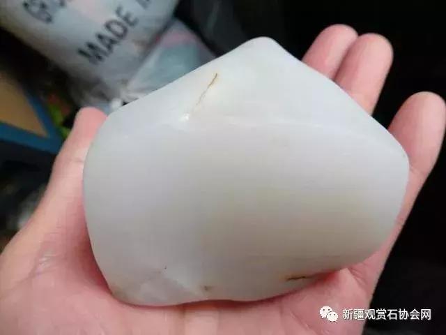 戈壁滩捡玉怎么分辨玉和石头,金丝玉三剑客戈壁滩捡金丝玉