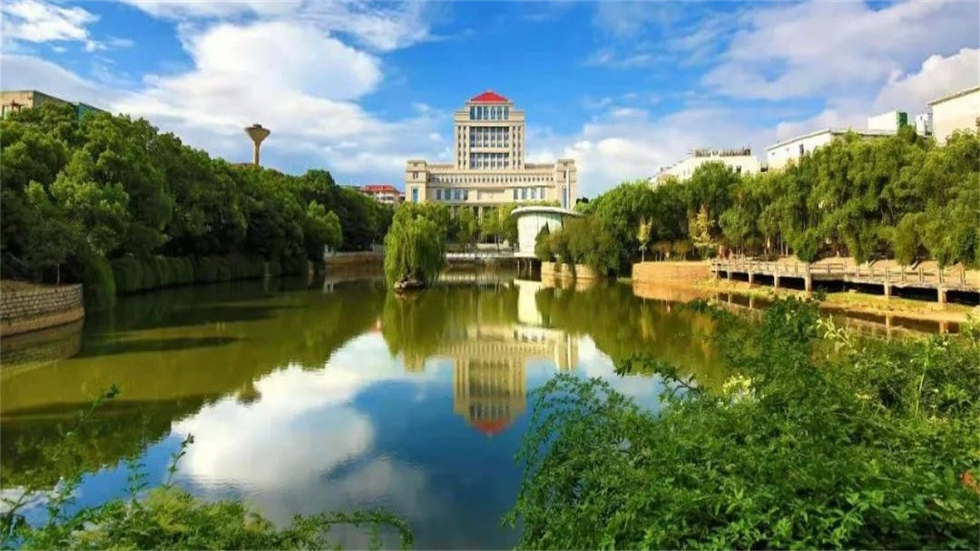 人民日报点名夸赞!江西2所大学实力雄厚,口碑好,社会认可度高