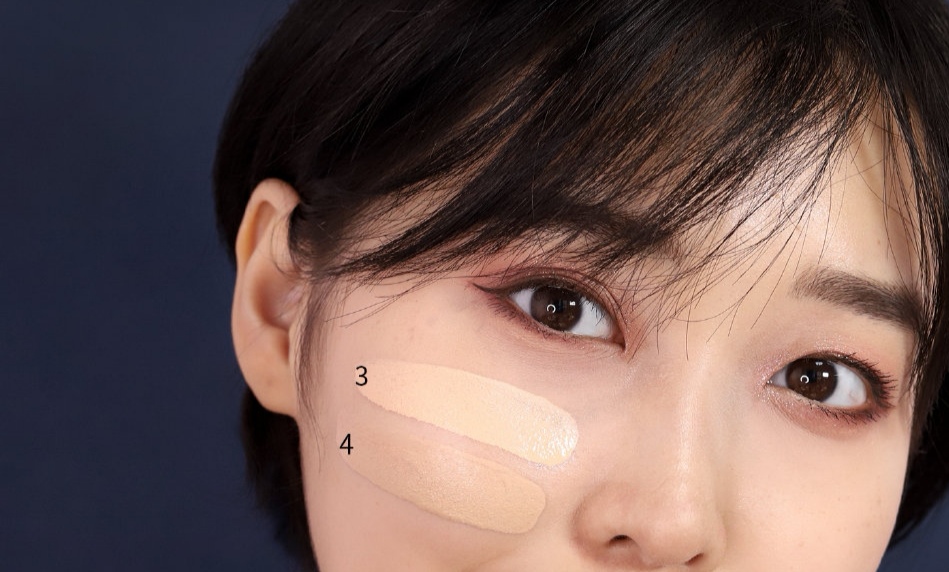 易烊千玺四字弟弟现身北京高铁站,易烊千玺戴墨镜转身阿玛尼