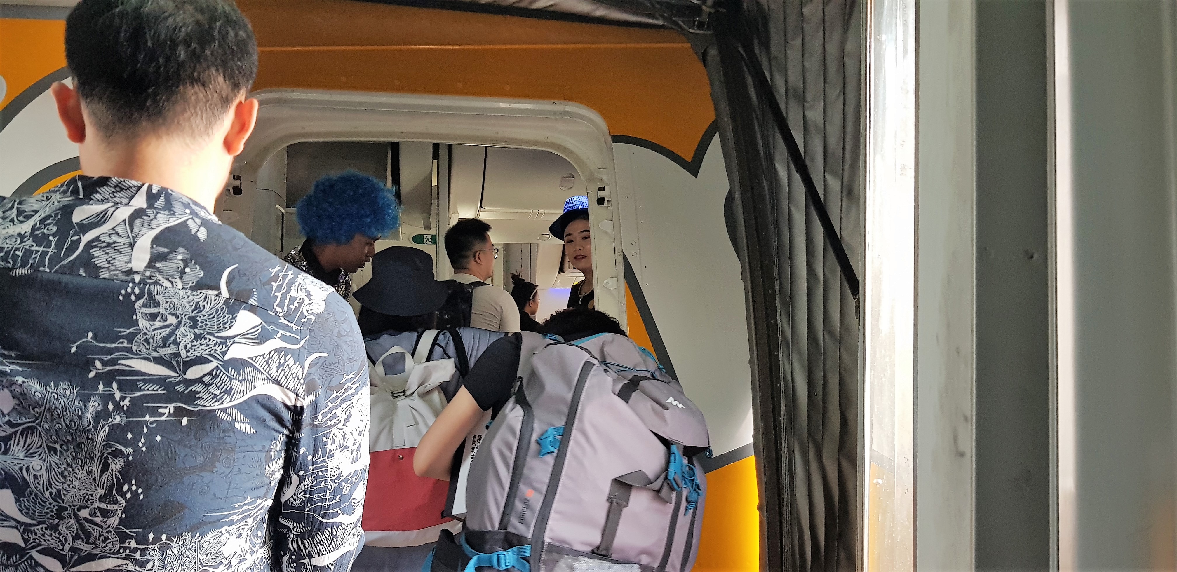 飞机去新加坡旅行 (新加坡旅游攻略航班)