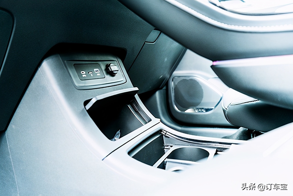 北汽新能源纯电suv汽车价格,新能源纯电suv极狐6座