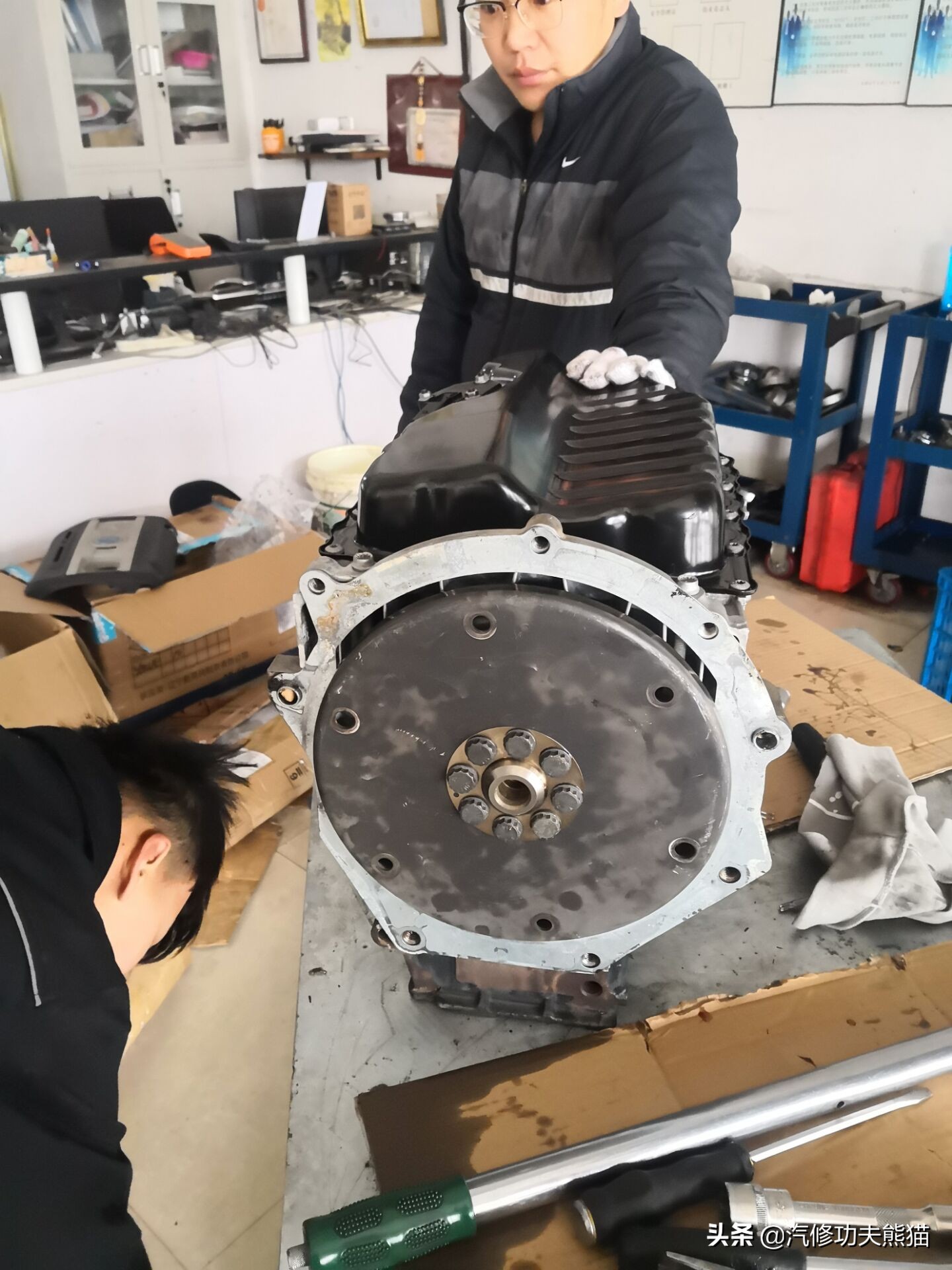 斯柯达明锐2010款2.0烧机油吗,09款斯柯达明锐1.6烧机油怎么解决