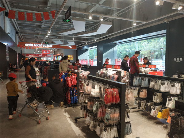 晋江鞋都安踏,福建晋江李宁安踏运动鞋