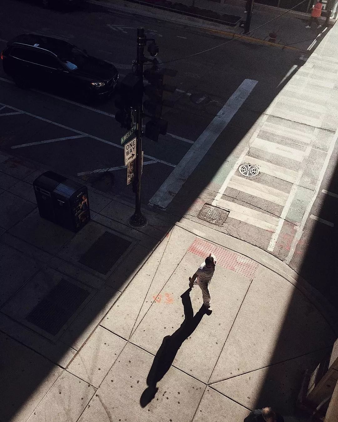 他是一名设计师,靠玩手机摄影成为了苹果签约摄影师