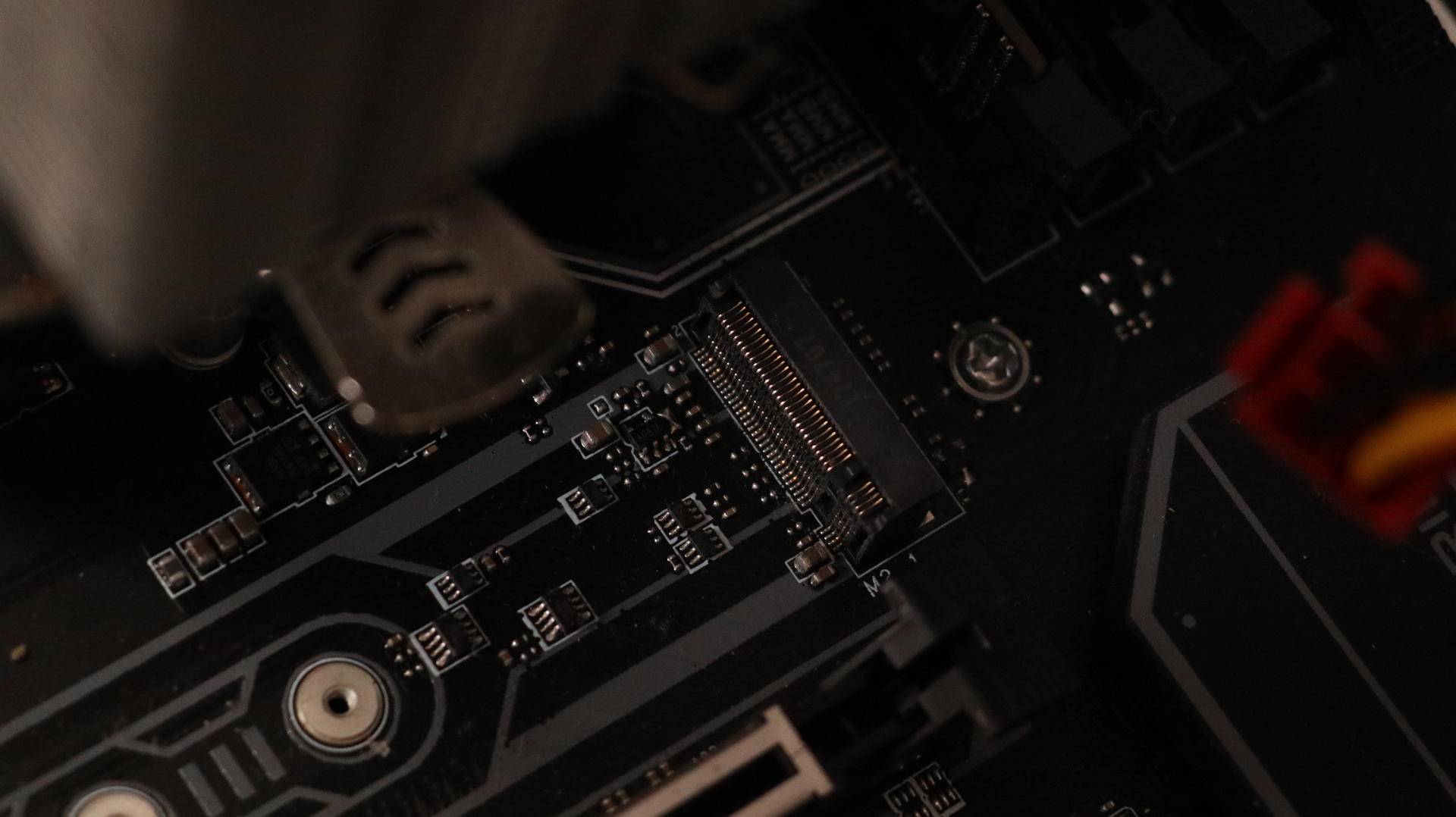 这样撞击只要+500块。就可以把配置提升三个档次，畅玩游戏都不卡