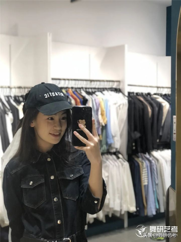 只有内心强大了才能冲破一切阻碍,只有自己内心强大才能不被伤害