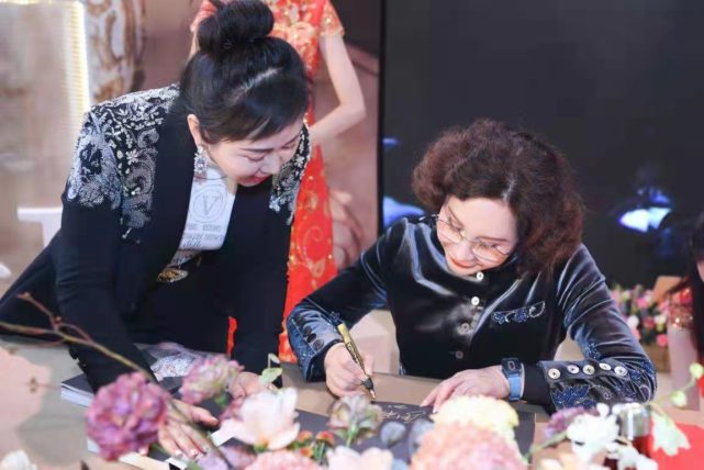 马小秋《秋言物语Ⅱ》新书发布会暨博士学位授衔仪式成功举办