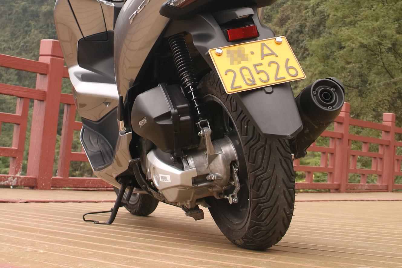 五羊本田pcx160自驾游,长阳五羊本田