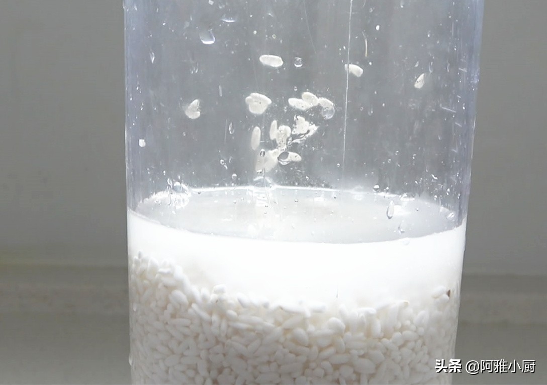 大米凉皮自己做的最简单的方法,大米凉皮电饼铛制作方法家庭版