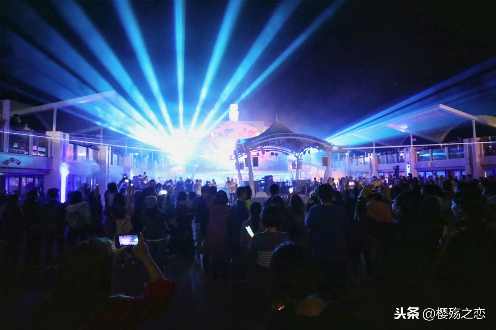 邮轮上好玩吗值得去吗,中国最大的邮轮世界梦号