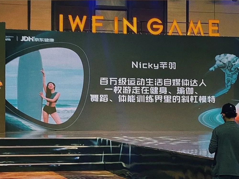 不露胸,不卖肉!照样圈粉百万!这才是最该被吹爆的真女神好吗